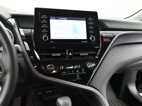 Used 2022 Toyota Camry LE FWD image 17