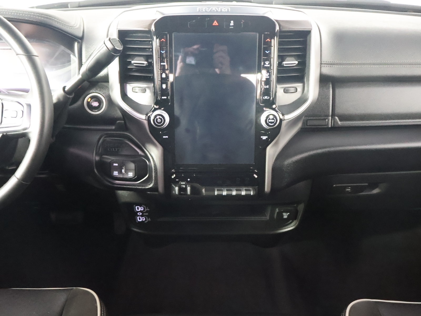Used 2026 RAM 2500 Laramie AWD/4WD image 33