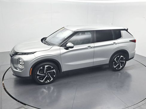 Used 2024 Mitsubishi Outlander SE FWD image 50
