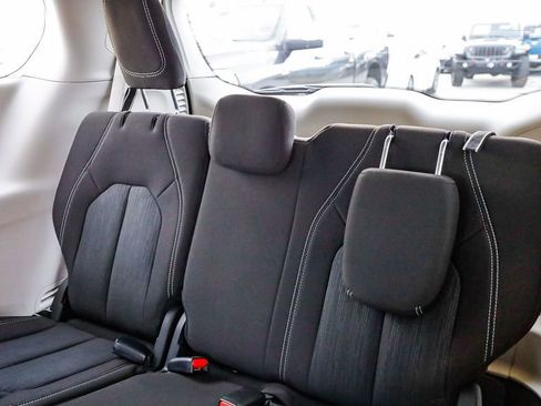 Used 2024 Chrysler Voyager LX image 22