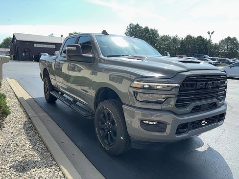 New 2026 RAM 2500 Laramie AWD/4WD image 7