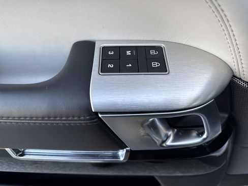 Used 2021 Land Rover Range Rover Sport SVR image 24