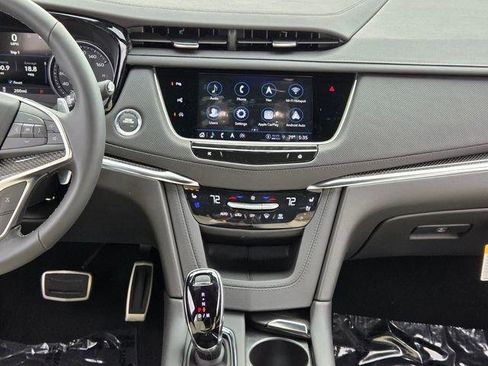 New 2026 Cadillac XT5 Sportv AWD/4WD image 17
