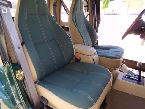 Used 2000 Jeep Wrangler Sahara image 32