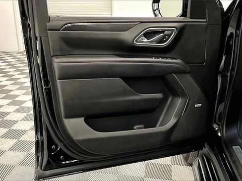 Used 2021 Chevrolet Tahoe RST w/ Luxury Package image 18