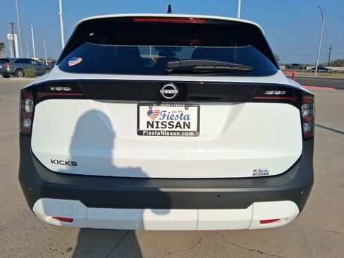 New 2026 Nissan Kicks SV w/ SV Premium Package image 5