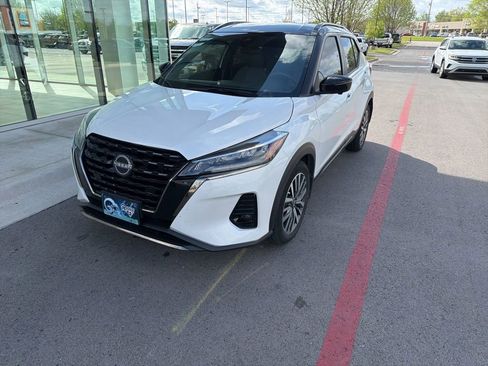 Used 2023 Nissan Kicks SR w/ SR Premium Package image 2