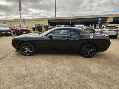 Used 2022 Dodge Challenger GT image 4