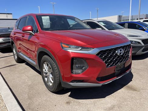 Used 2019 Hyundai Santa Fe SE FWD image 2