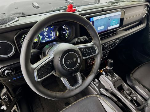 Used 2024 Jeep Wrangler Unlimited Sahara w/ Safety Group image 22