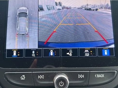 Used 2022 Chevrolet Equinox RS w/ Infotainment Package image 21