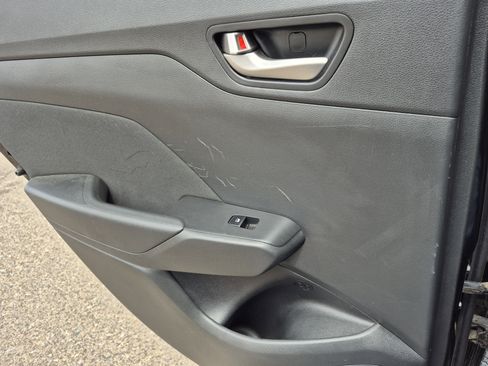 Used 2022 Hyundai Accent SEL w/ Cargo Package FWD image 18