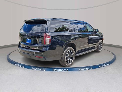 Certified 2023 Chevrolet Suburban RST w/ Luxury Package AWD/4WD image 6