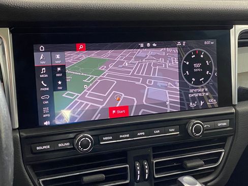 Used 2020 Porsche Macan image 24