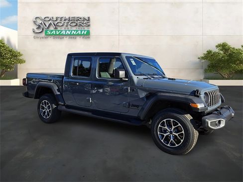 New 2025 Jeep Gladiator Sport image 7