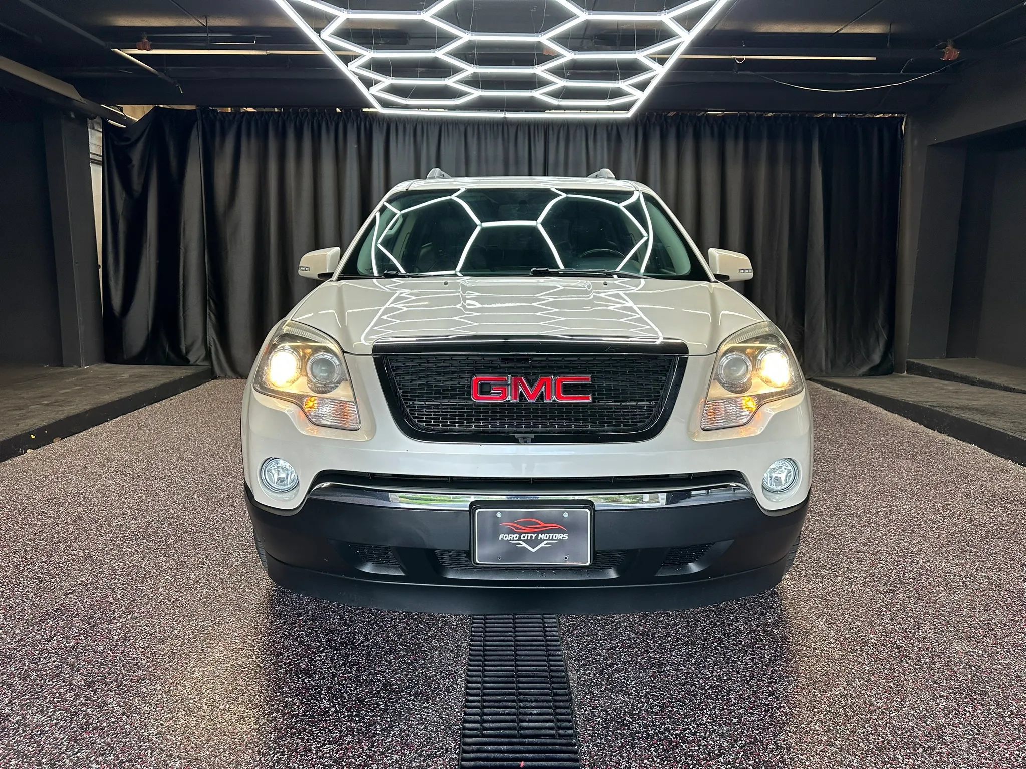 Used 2012 GMC Acadia SLT AWD/4WD image 2
