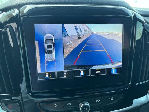 Used 2024 Chevrolet Traverse RS FWD image 24