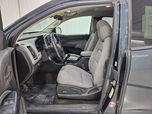Used 2018 Chevrolet Colorado W/T image 2