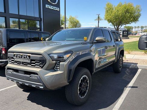 Used 2025 Toyota Tacoma TRD Off-Road AWD/4WD image 1