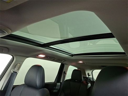 Used 2023 Subaru Ascent Limited w/ Technology Package image 18