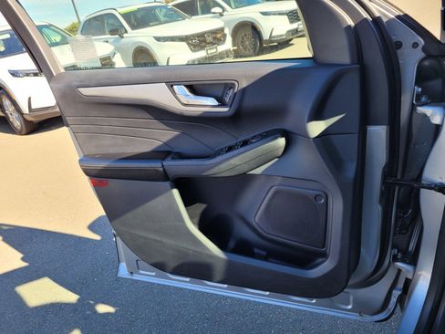 Used 2022 Ford Escape SEL image 16