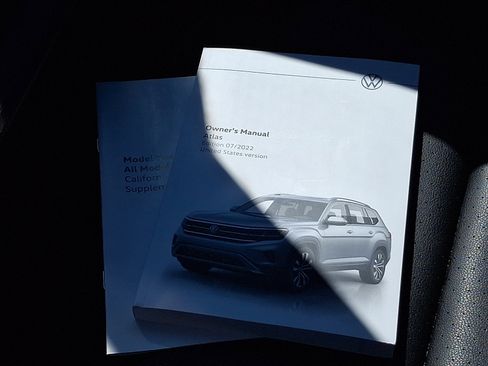 Used 2023 Volkswagen Atlas SE w/ Panoramic Sunroof Package image 25