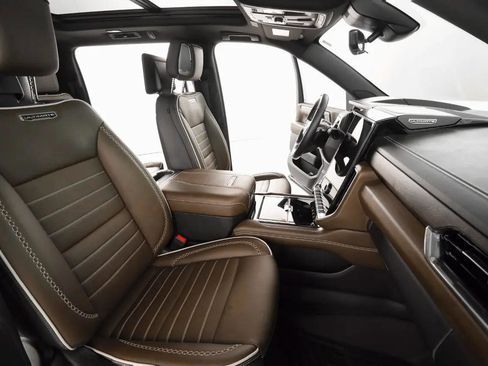 Used 2025 GMC Yukon XL Denali Ultimate image 21