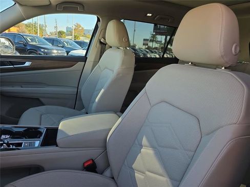 New 2026 Volkswagen Atlas SE image 18