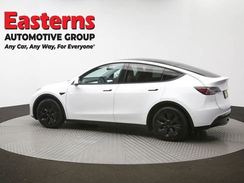 Used 2022 Tesla Model Y Long Range image 57