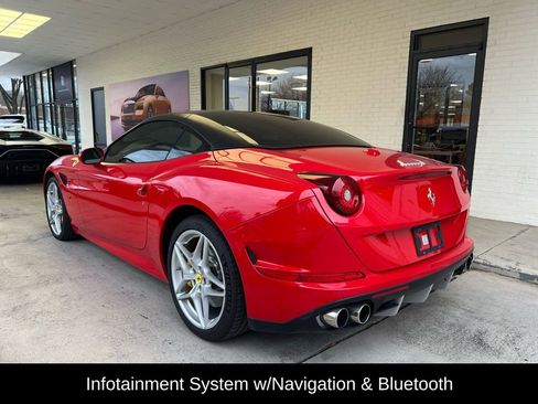 Used 2016 Ferrari California T image 5