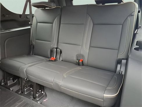 New 2026 Chevrolet Suburban Premier image 20