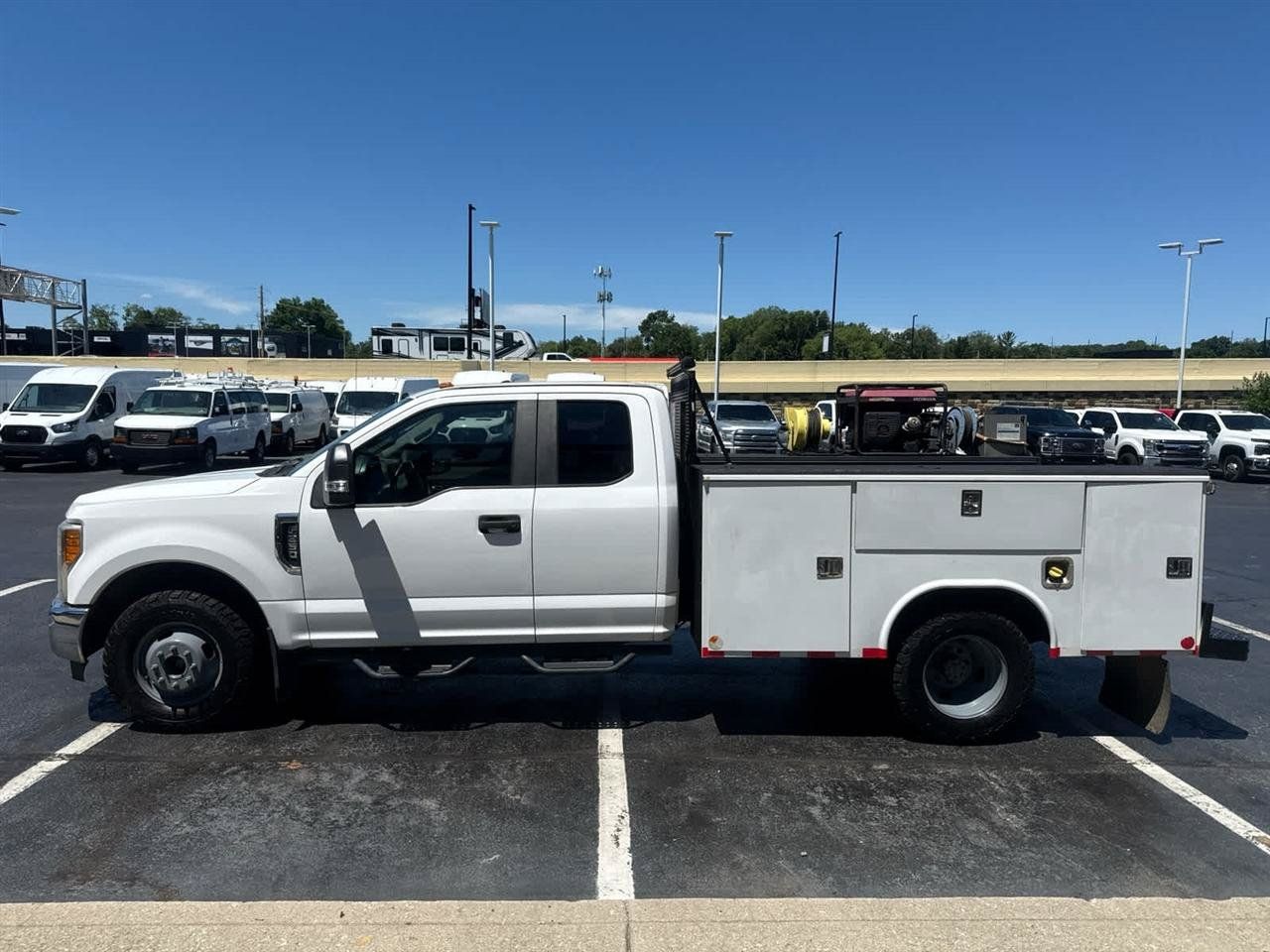 Used 2017 Ford F350 XL w/ Power Equipment Group RWD image 5