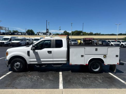 Used 2017 Ford F350 XL w/ Power Equipment Group RWD image 5