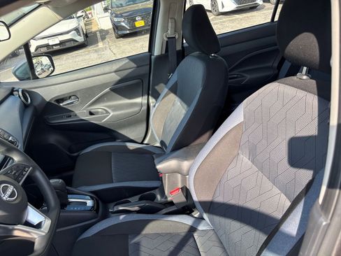 Used 2025 Nissan Versa SV FWD image 34