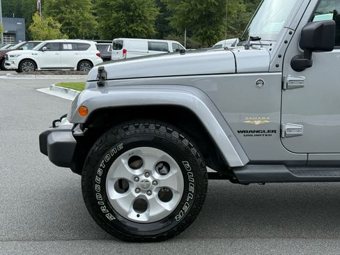 Used 2014 Jeep Wrangler Unlimited Sahara w/ Max Tow Package AWD/4WD image 10
