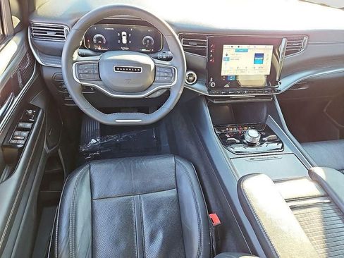 Used 2023 Jeep Wagoneer Series III w/ Preferred Equipment Group image 12