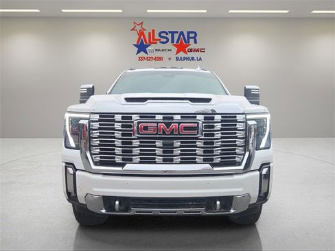 Used 2025 GMC Sierra 2500 Denali w/ Technology Package image 2