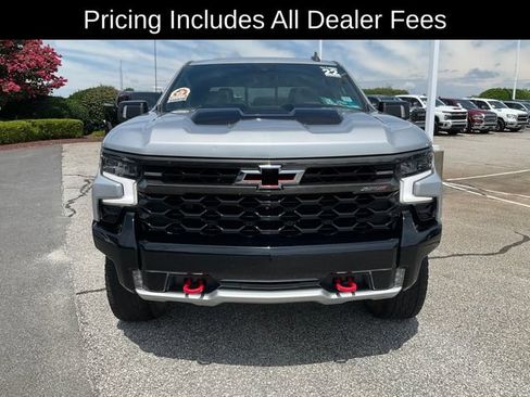 Used 2022 Chevrolet Silverado 1500 ZR2 w/ Technology Package AWD/4WD image 2