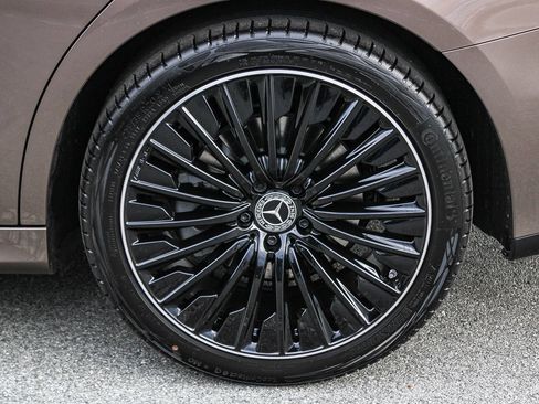New 2026 Mercedes-Benz E 350 4MATIC Sedan image 10