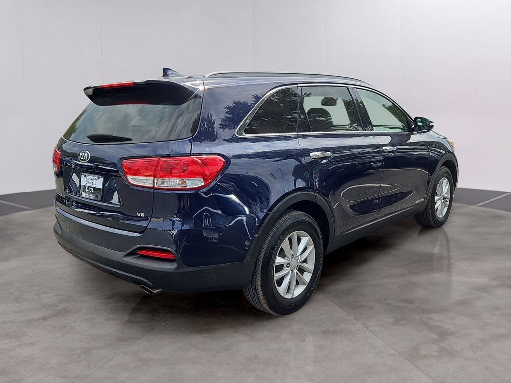 Used 2018 Kia Sorento LX w/ LX V6 Convenience Package AWD/4WD image 4