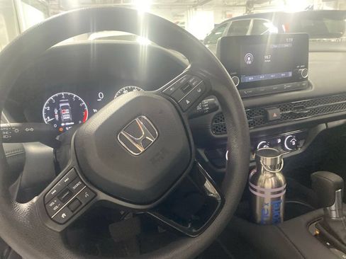 Used 2025 Honda HR-V LX image 5