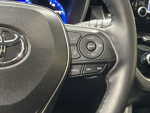 Used 2022 Toyota Corolla Cross XLE FWD image 20