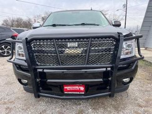 Used 2011 Chevrolet Tahoe LTZ image 3