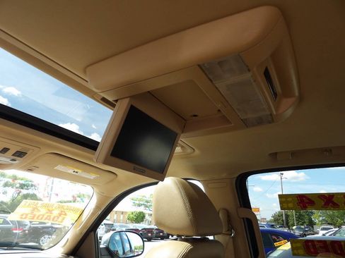 Used 2009 Chevrolet Tahoe LTZ AWD/4WD image 10