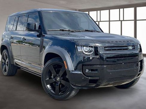 Used 2023 Land Rover Defender 110 V8 AWD/4WD image 11