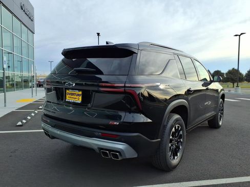 Used 2024 Chevrolet Traverse Z71 AWD/4WD image 4
