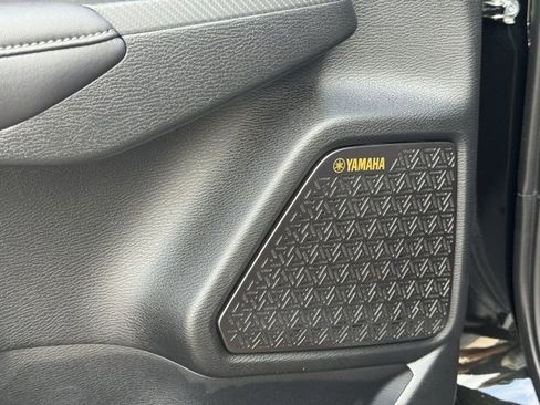 New 2025 Mitsubishi Outlander SE image 14