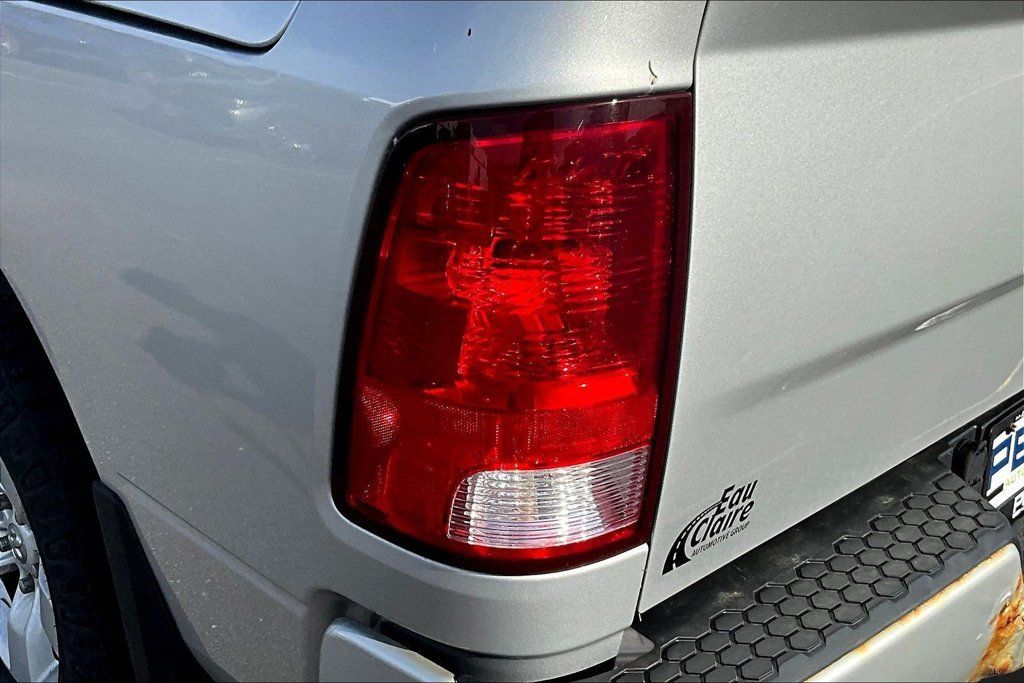 Used 2017 RAM 1500 Express AWD/4WD image 17