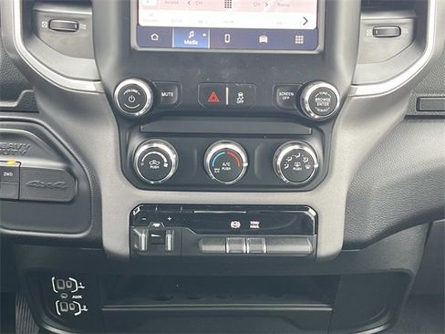 Used 2024 RAM 3500 Big Horn image 17