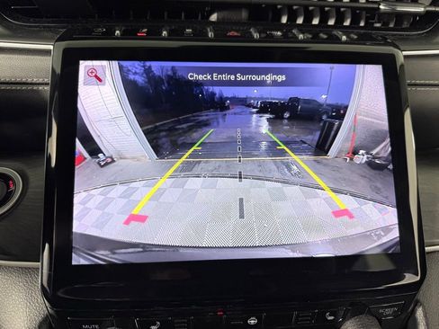 Used 2023 Jeep Grand Cherokee Limited image 18